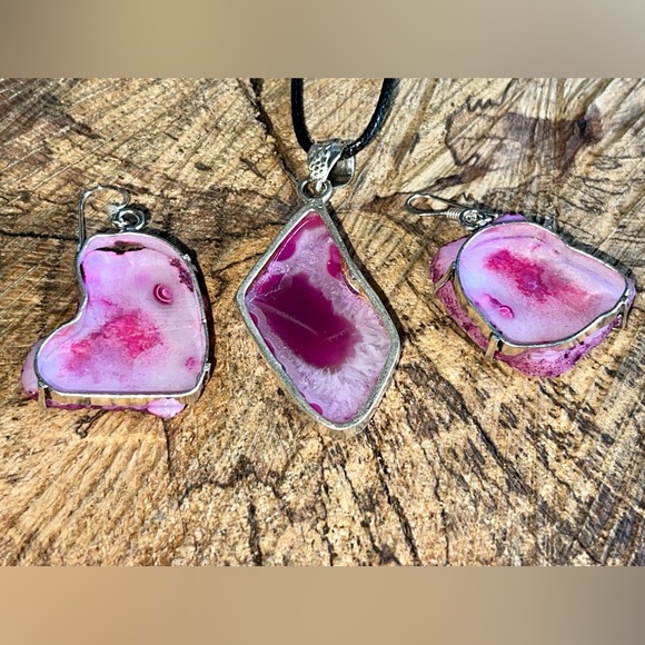 Pink Drusy Solar Agate Pendant & Earrings Set - Picture 4 of 11